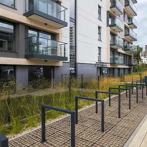 Starowiejska With Balcony & Parking Next To Arena Stadium By Renters Apartament